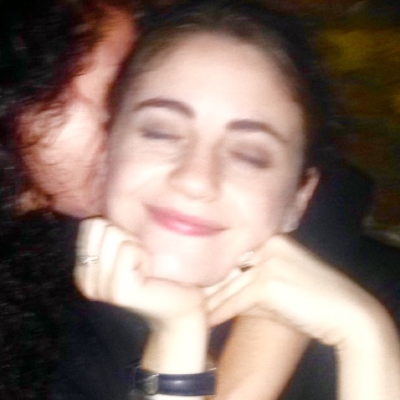 Meet your Posher, Ariel - Picture 1 of 1